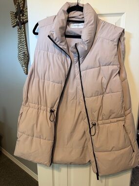 Calvin Klein Jeans pale mauve quilted puffer vest